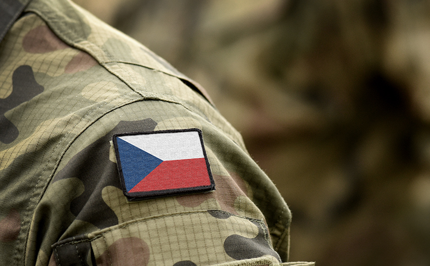 Η Τσεχία δωρίζει 4.000 βλήματα πυροβολικού στην Ουκρανία