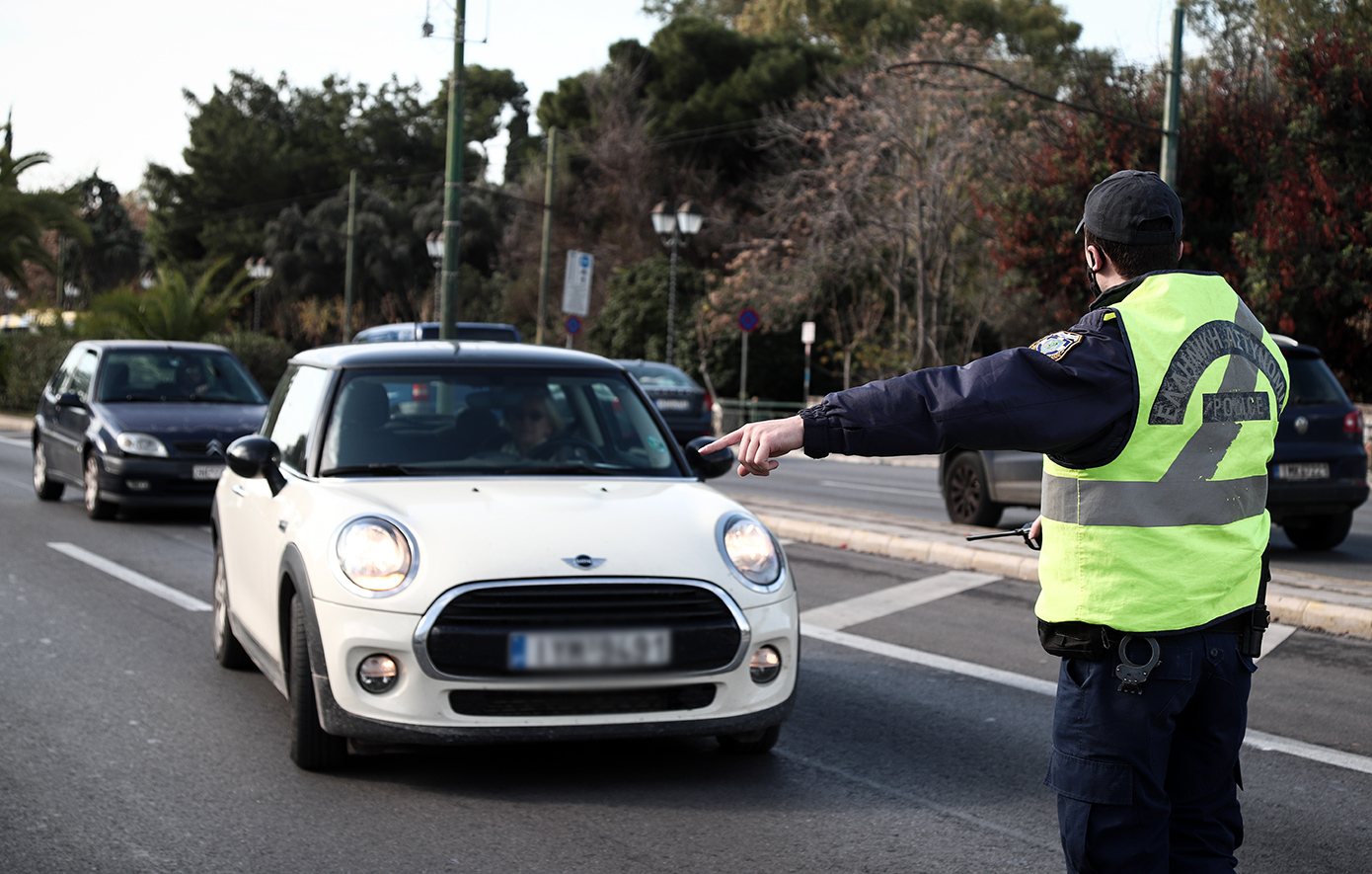 Αστυνομικοί έλεγχοι για τροχαίες παραβάσεις, ναρκωτικά και όπλα στην Κρήτη