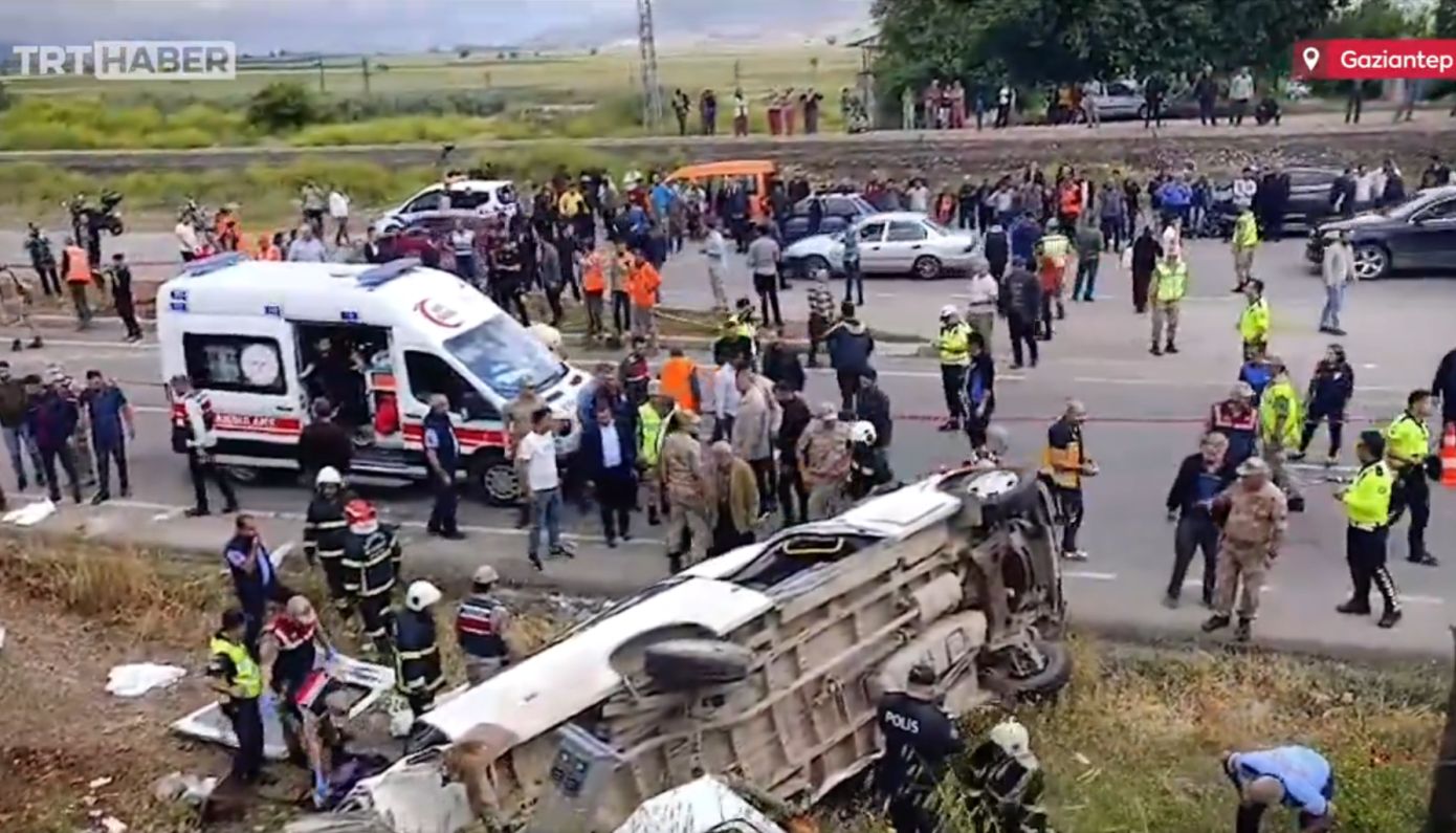 Τουλάχιστον 8 νεκροί και 11 τραυματίες μετά από σύγκρουση λεωφορείου και μπετονιέρας στην Τουρκία